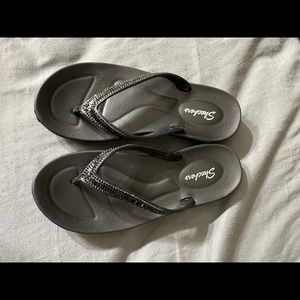Black sketchers flip flops, size 6.5, brand new!